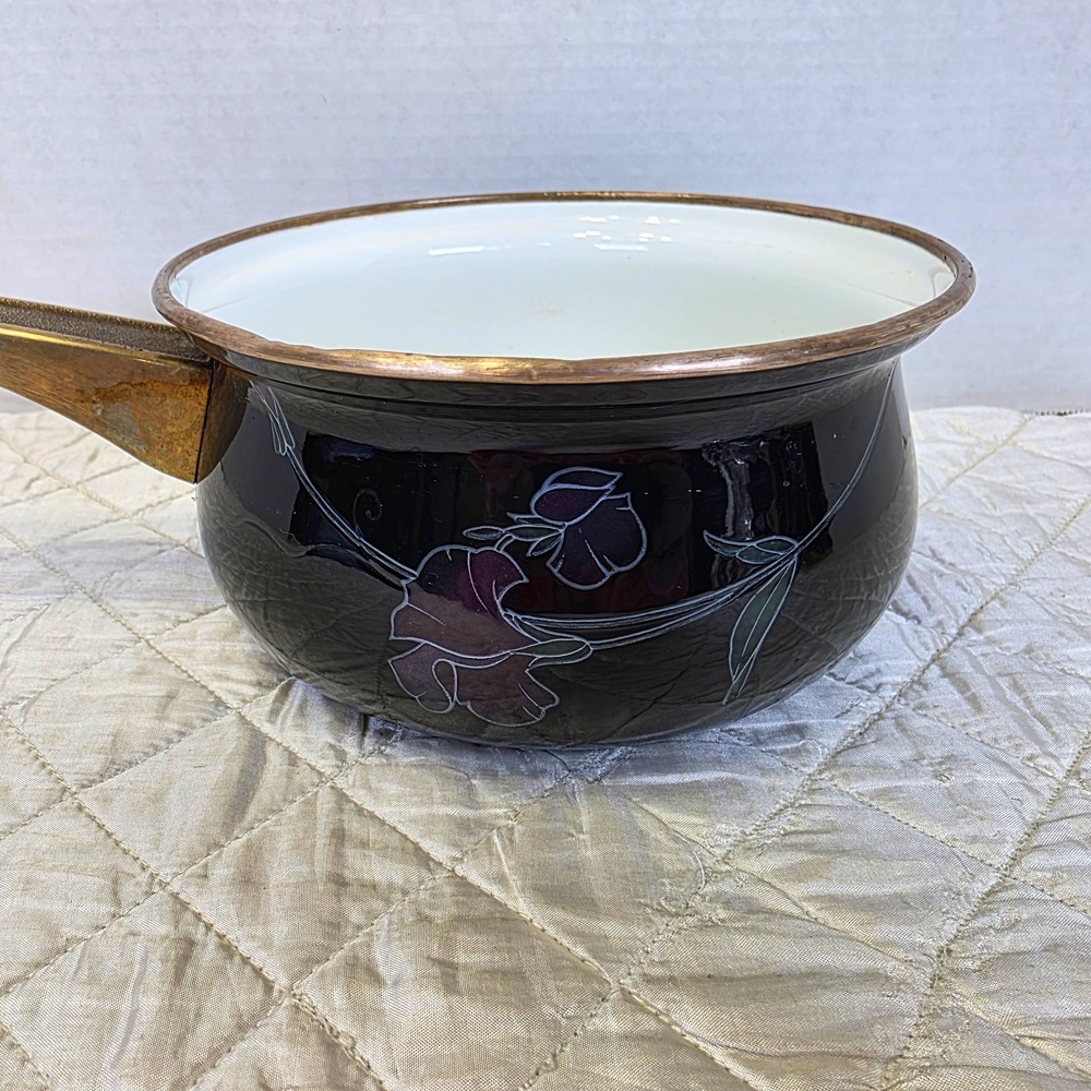 Vintage Mikasa Grande Chef UN701 Tango 1.5 Qt Enamel Saucepan Black/White Flat